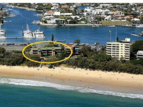 Гостиница Illawong Inn 2 - Two Bedroom Unit on Mooloolaba Spit  Мулулаба